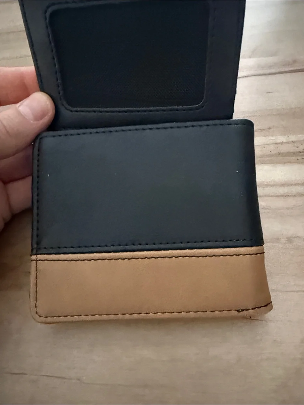Billabong Two-Tone Men's Wallet - Black & Tan